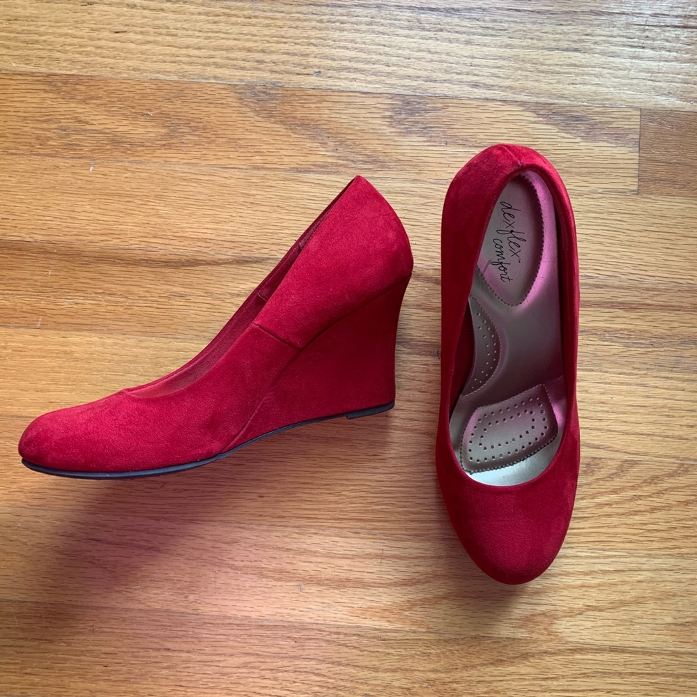 Red wedges